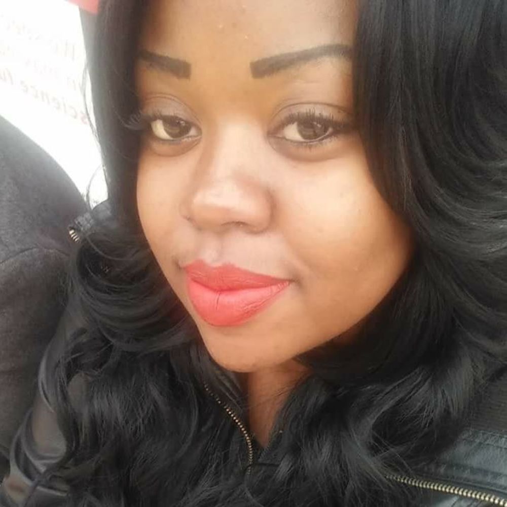 Meet your Posher, Simone